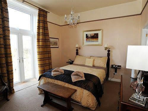 Chinthurst Guest House Скиптън Екстериор снимка